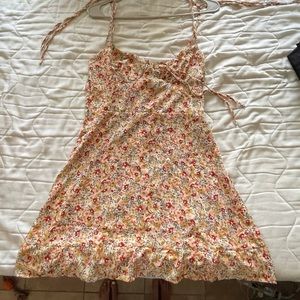 Floral ruffled summer dress.